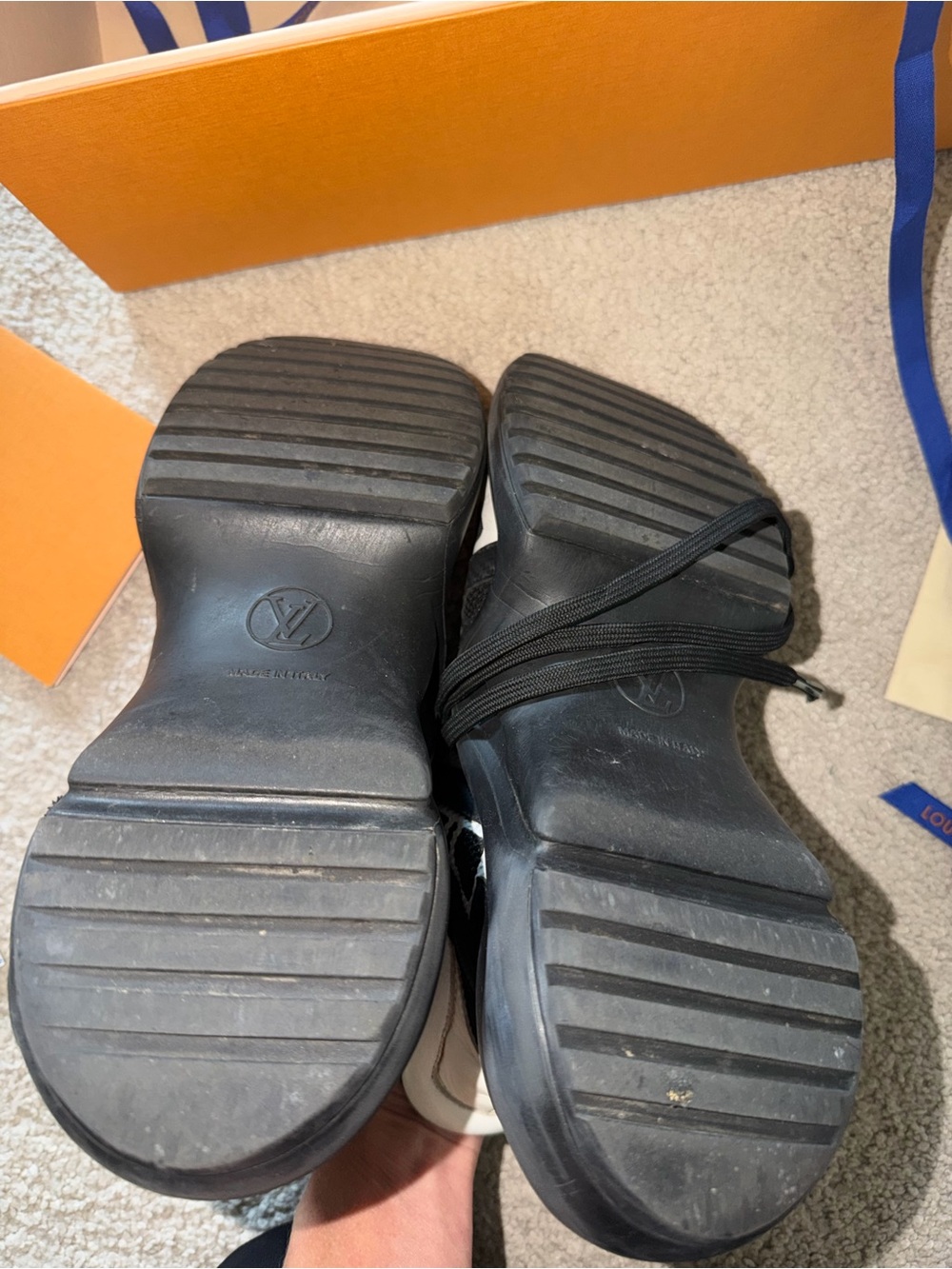 Louis Vuitton | sneakers - Picture 9 of 16